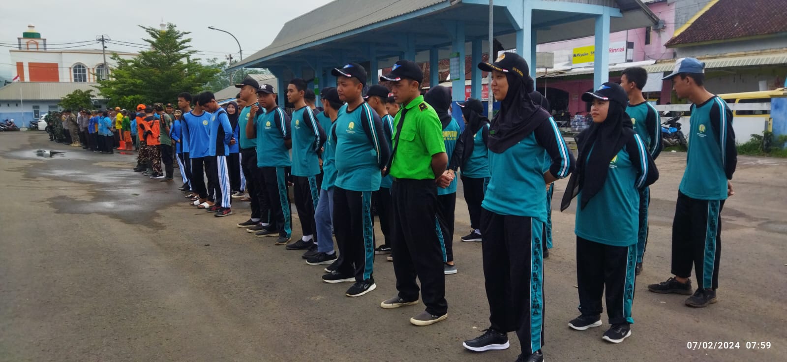 Kegiatan Karya Bakti Pembersihan Pasar Majenang Kegiatan Karya Bakti Pembersihan Pasar Majenang